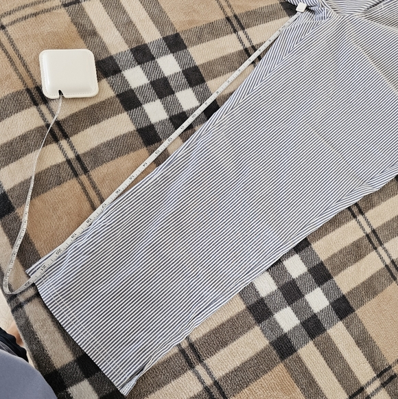 Striped High-Waisted Pants - Picture 4 of 7